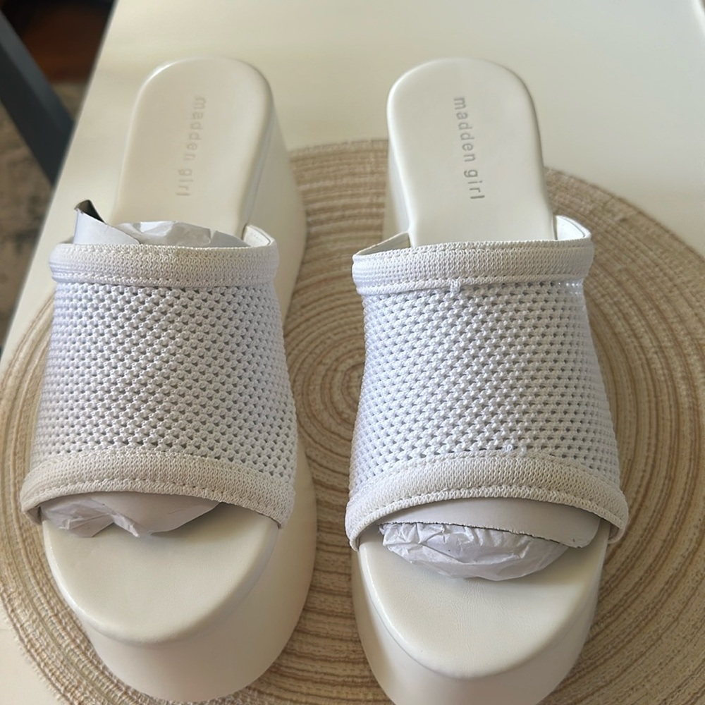 Madden Girl NWT Sandals